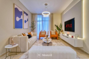2BR Apt in Business Bay with Iconic Burj Khalifa and Dubai Canal Views